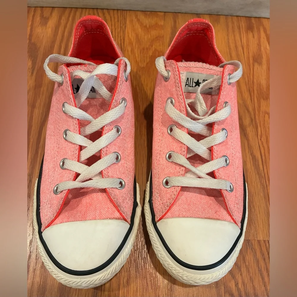 Converse Chuck Taylor All Star Pink Low Top Sneakers Youth Size 3 Canvas Lace Up